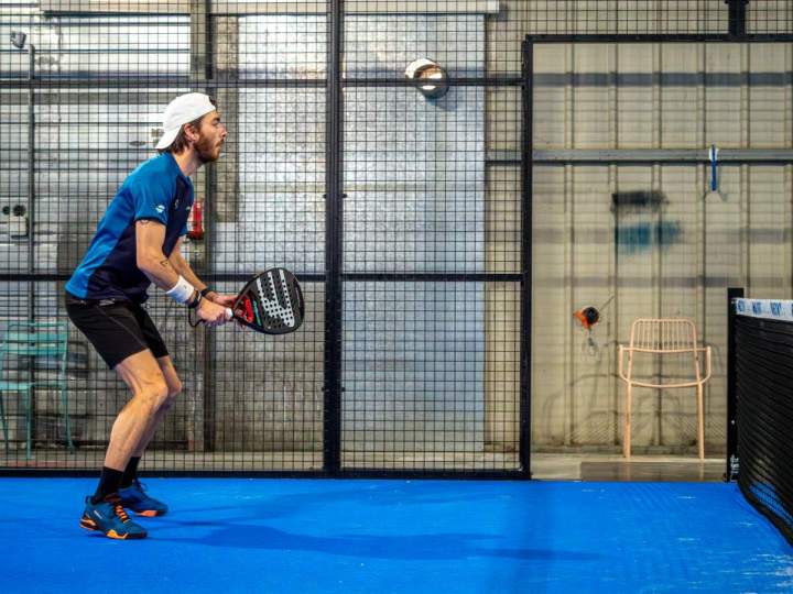 Des cours de padel adaptés aux petits et aux grands